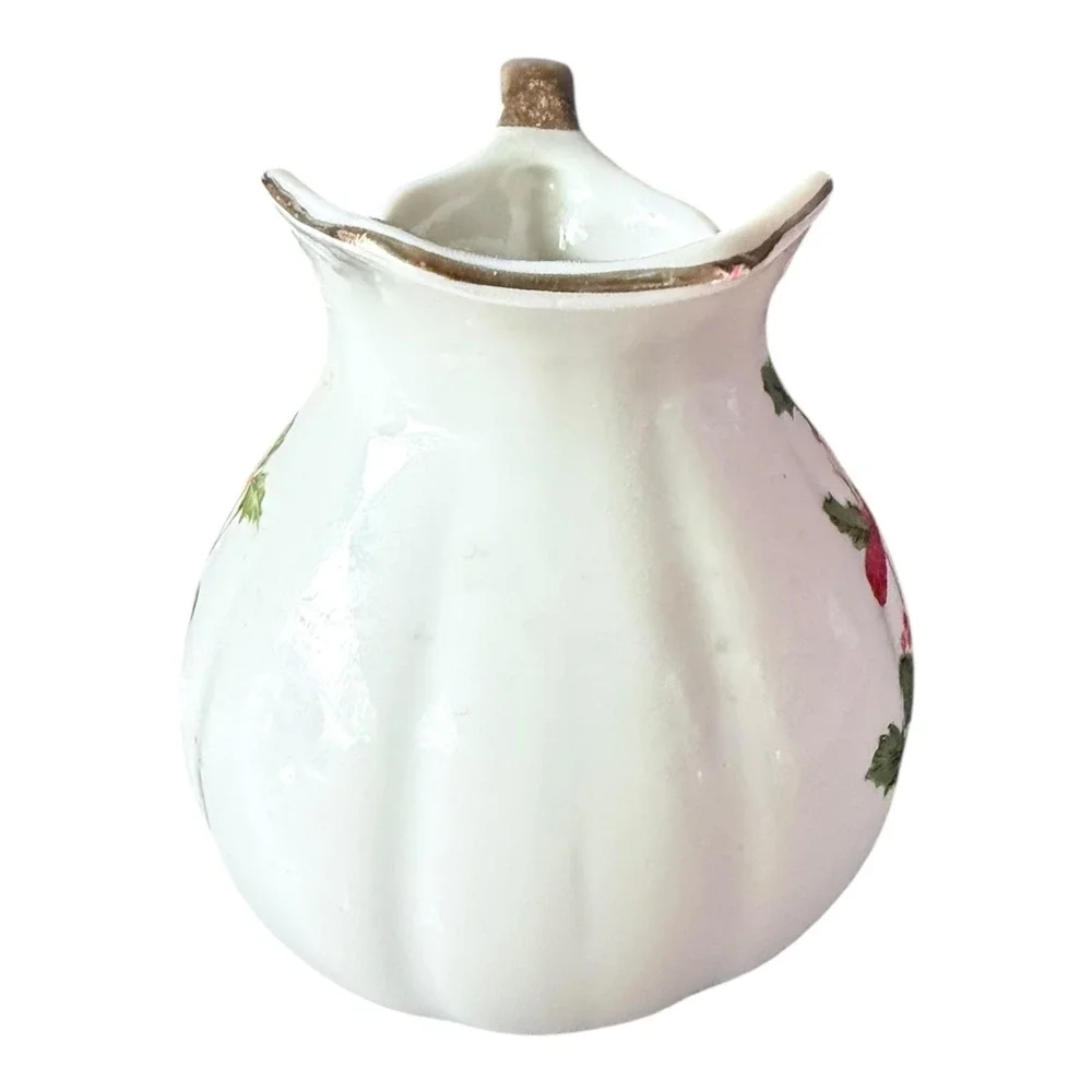 Vintage Lefton Cardinal Pitcher 04545 White Red Gold Trim‎ Holly Berry 1984